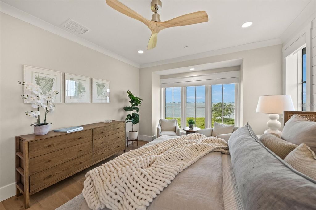 Image 30 of property listing at 332 HARBOUR SOUND COURT, Bradenton, FL 34209