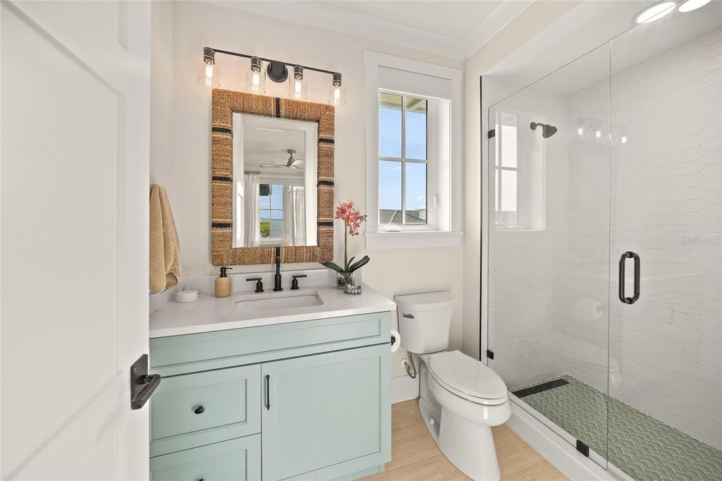 Image 37 of property listing at 332 HARBOUR SOUND COURT, Bradenton, FL 34209