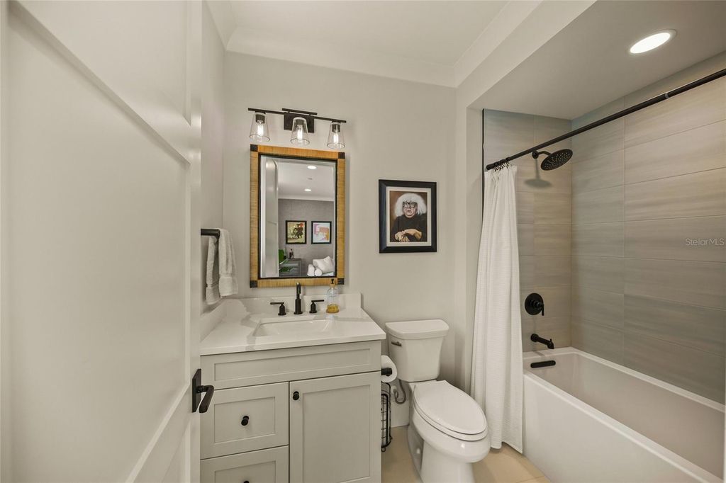 Image 39 of property listing at 332 HARBOUR SOUND COURT, Bradenton, FL 34209