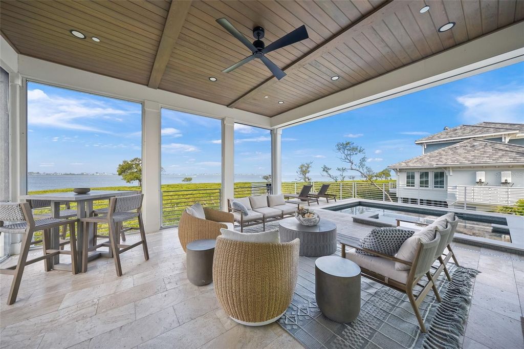 Image 40 of property listing at 332 HARBOUR SOUND COURT, Bradenton, FL 34209