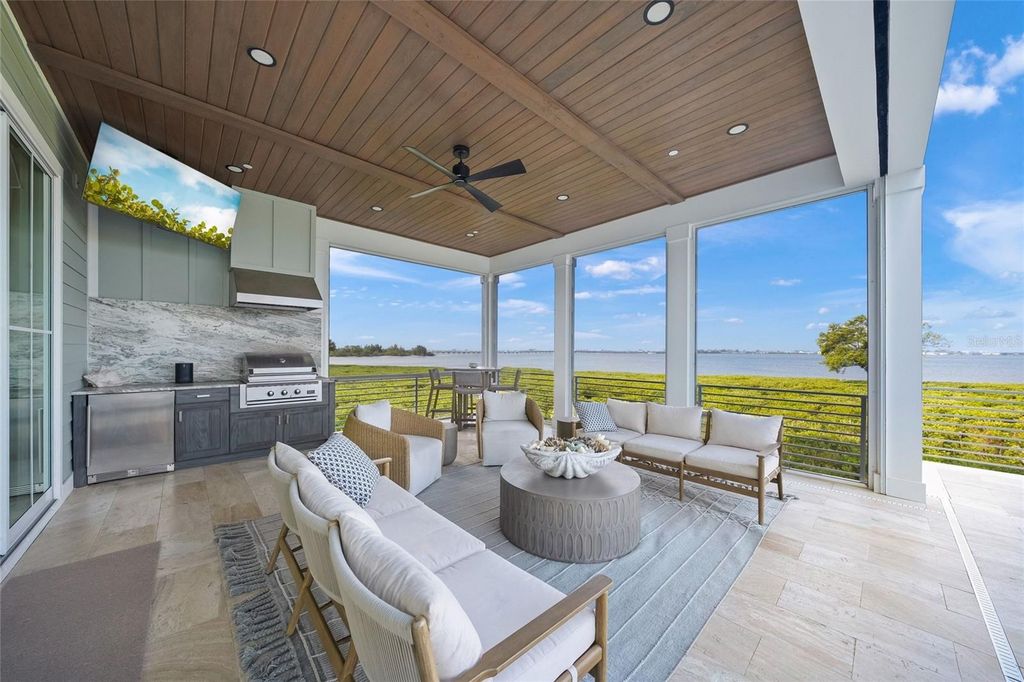 Image 41 of property listing at 332 HARBOUR SOUND COURT, Bradenton, FL 34209