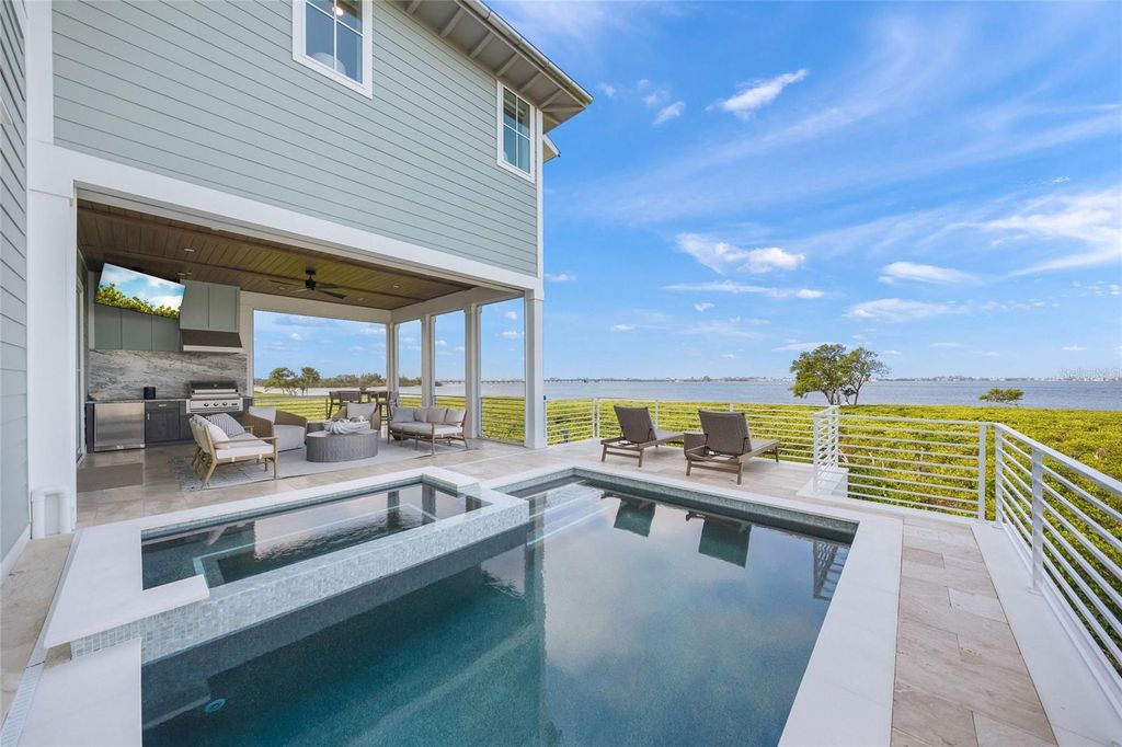 Image 43 of property listing at 332 HARBOUR SOUND COURT, Bradenton, FL 34209