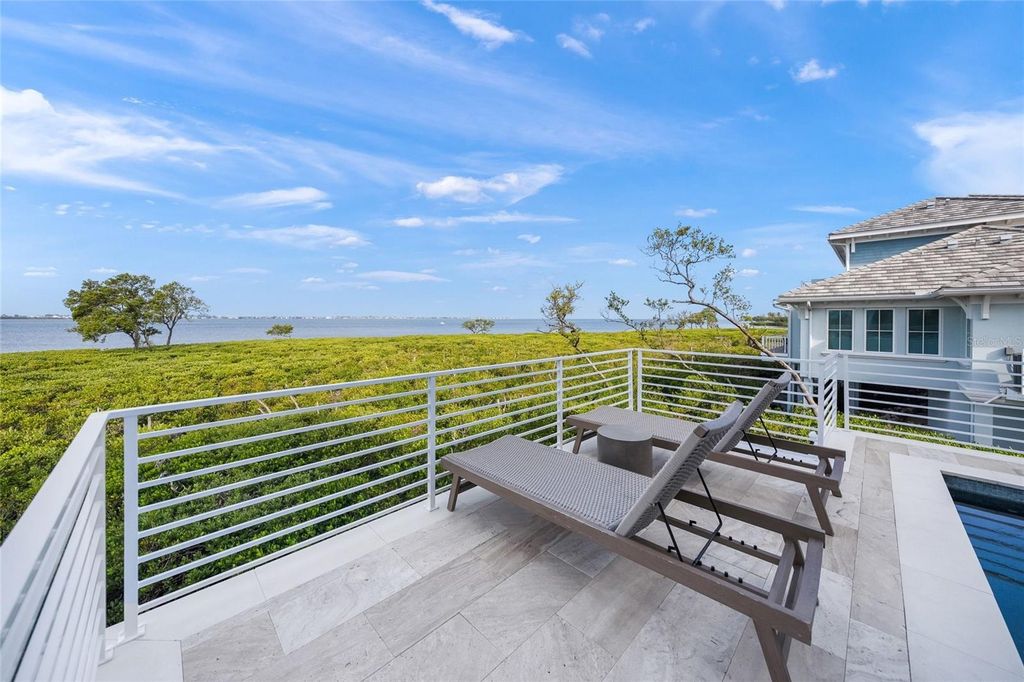 Image 44 of property listing at 332 HARBOUR SOUND COURT, Bradenton, FL 34209