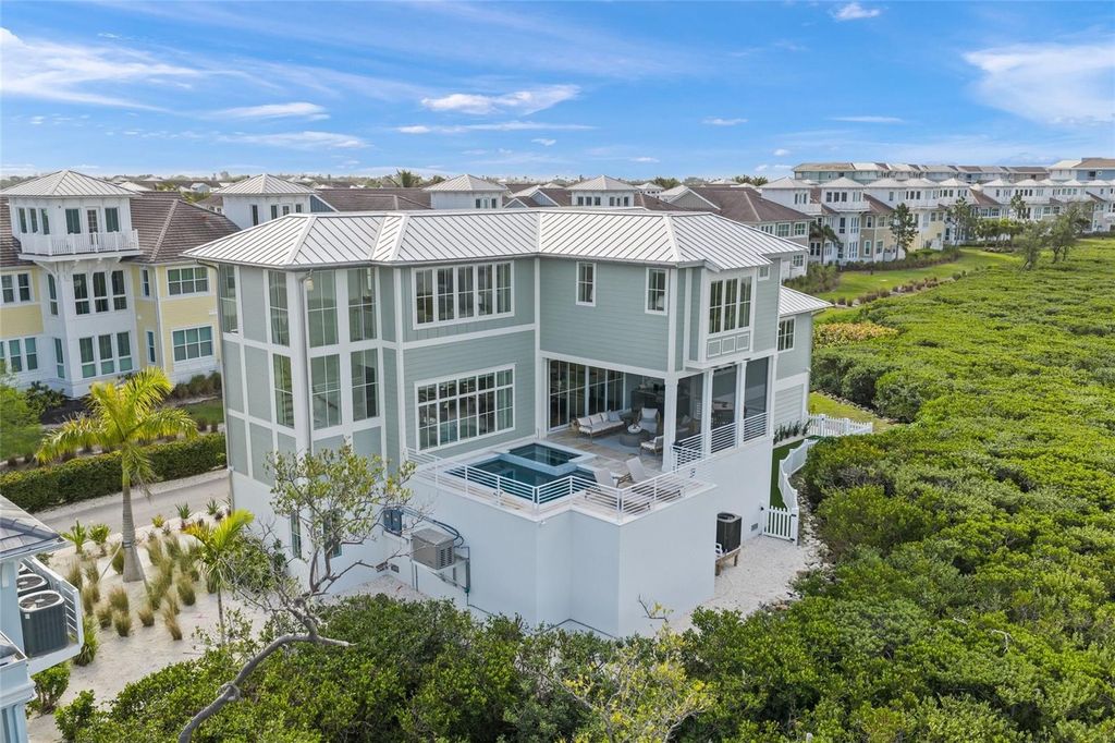 Image 46 of property listing at 332 HARBOUR SOUND COURT, Bradenton, FL 34209