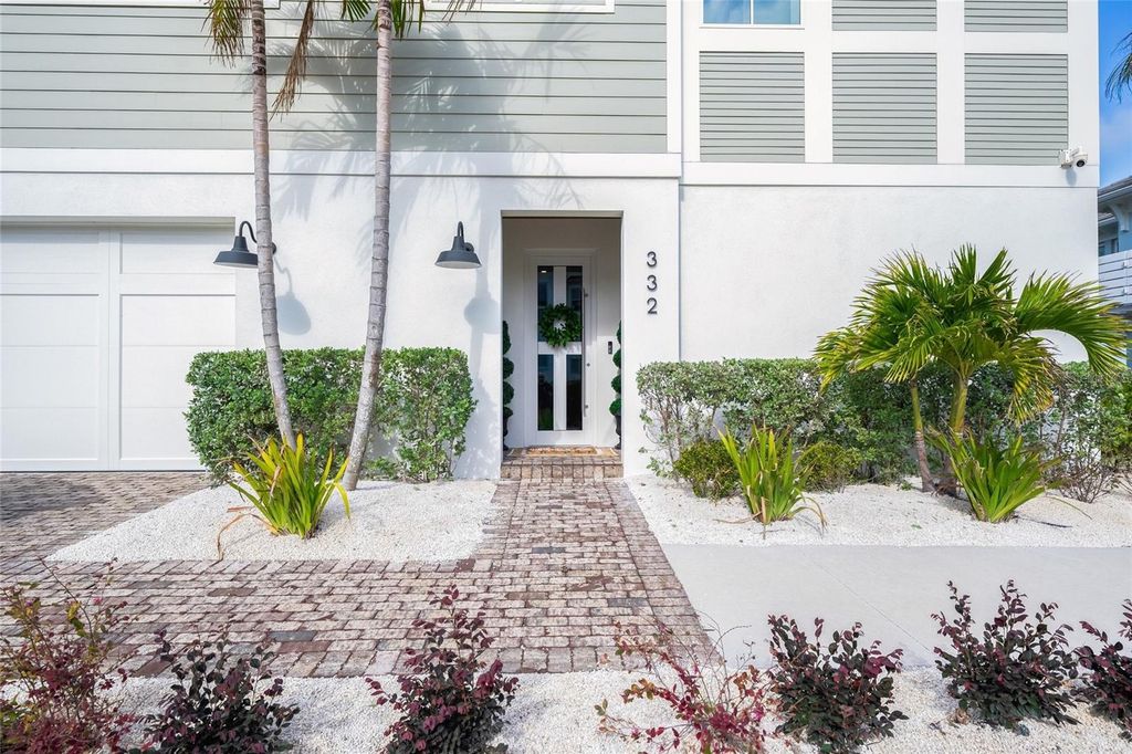 Image 7 of property listing at 332 HARBOUR SOUND COURT, Bradenton, FL 34209