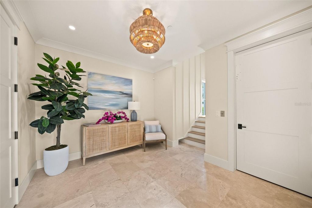 Image 8 of property listing at 332 HARBOUR SOUND COURT, Bradenton, FL 34209