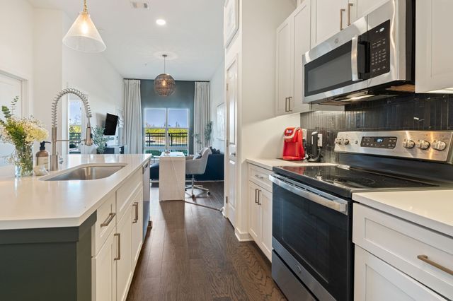 1677 54th Ave N Apt 101, Nashville, TN 37209