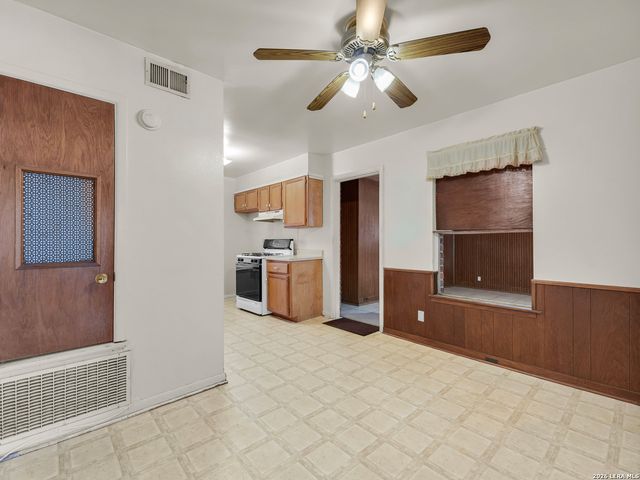 4246 ROARK DR, San Antonio, TX 78219