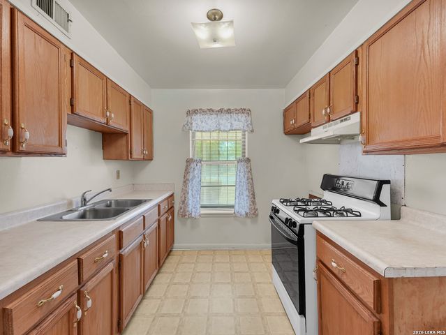 4246 ROARK DR, San Antonio, TX 78219