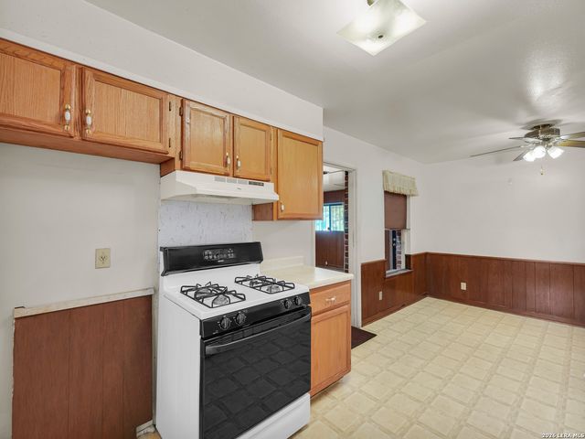 4246 ROARK DR, San Antonio, TX 78219