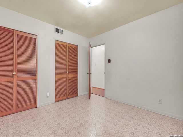 4246 ROARK DR, San Antonio, TX 78219