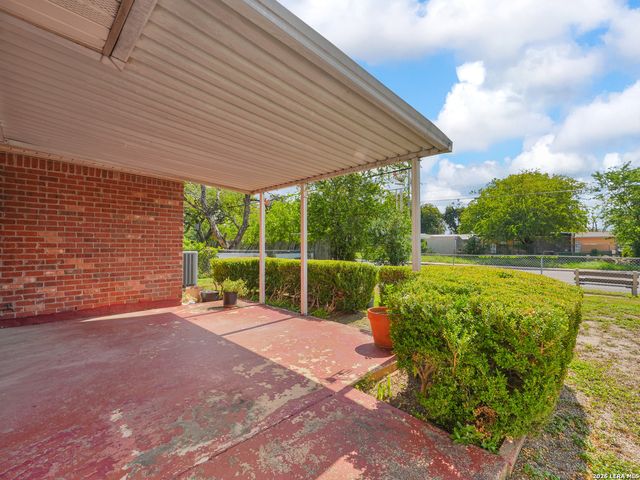 4246 ROARK DR, San Antonio, TX 78219