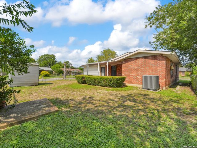 4246 ROARK DR, San Antonio, TX 78219