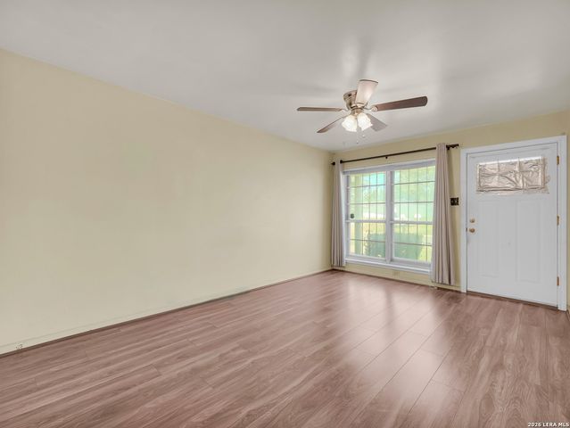 4246 ROARK DR, San Antonio, TX 78219