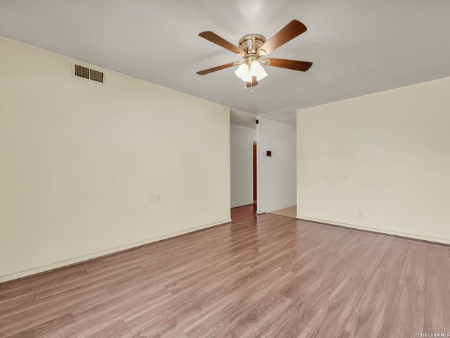 4246 ROARK DR, San Antonio, TX 78219
