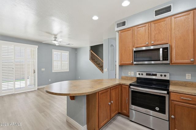 115 W MOUNTAIN SAGE Drive, Phoenix, AZ 85045
