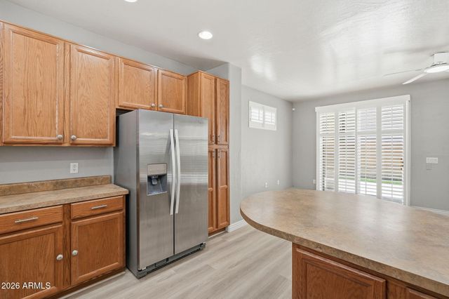 115 W MOUNTAIN SAGE Drive, Phoenix, AZ 85045