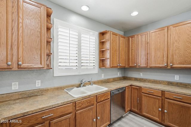 115 W MOUNTAIN SAGE Drive, Phoenix, AZ 85045