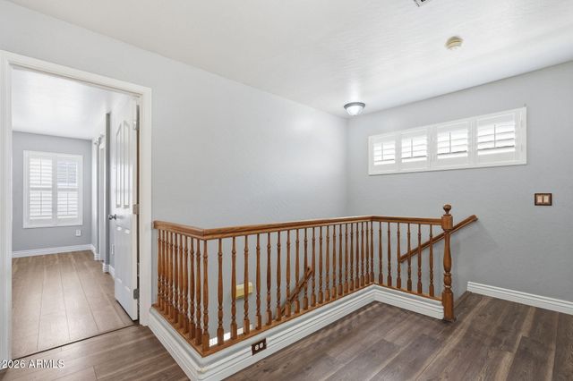 115 W MOUNTAIN SAGE Drive, Phoenix, AZ 85045