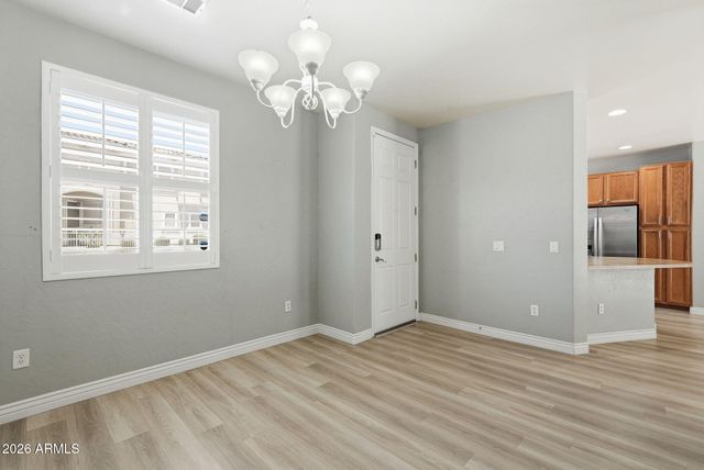 115 W MOUNTAIN SAGE Drive, Phoenix, AZ 85045