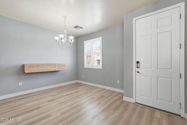 115 W MOUNTAIN SAGE Drive, Phoenix, AZ 85045