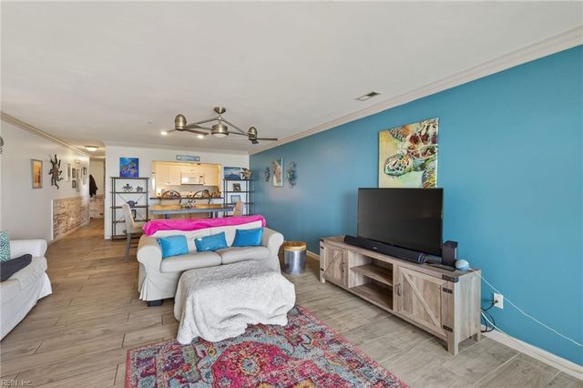 810 E Ocean View Ave Apt 201, Norfolk, VA 23503