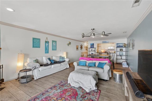 810 E Ocean View Ave Apt 201, Norfolk, VA 23503