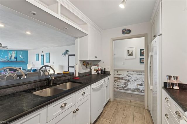 810 E Ocean View Ave Apt 201, Norfolk, VA 23503