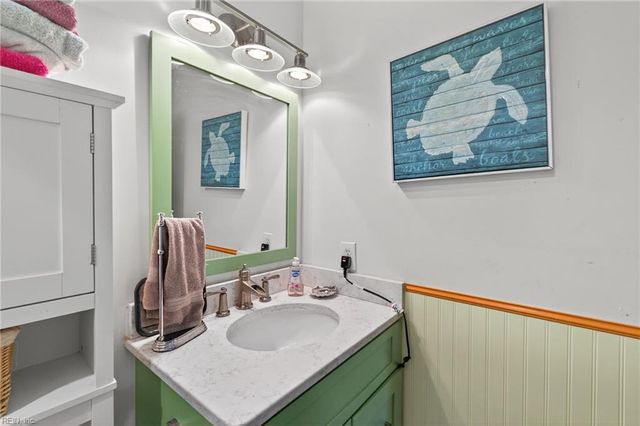 810 E Ocean View Ave Apt 201, Norfolk, VA 23503