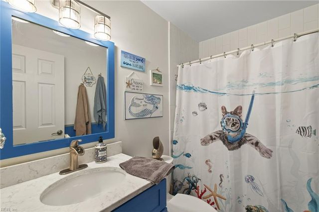 810 E Ocean View Ave Apt 201, Norfolk, VA 23503