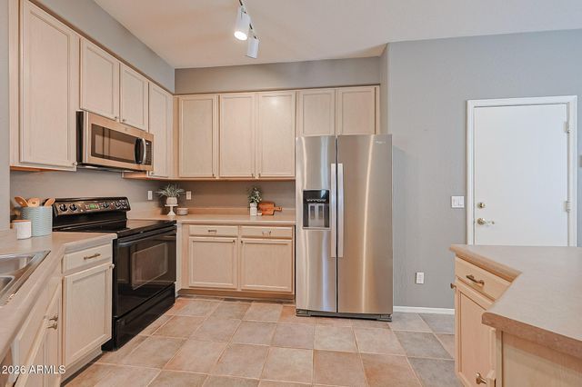 18440 W MCNEIL Street, Goodyear, AZ 85338