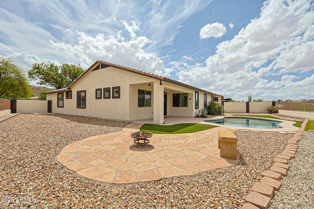 18440 W MCNEIL Street, Goodyear, AZ 85338