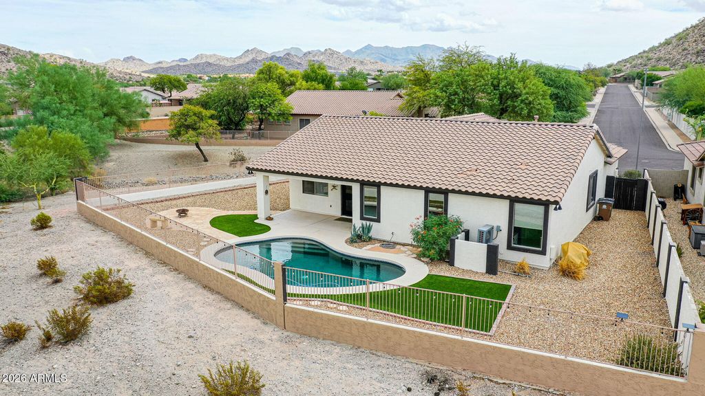 18440 W MCNEIL Street, Goodyear, AZ 85338