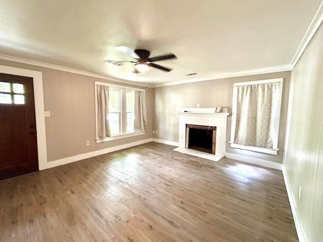 515 S FIRST Street, Benton, AR 72015
