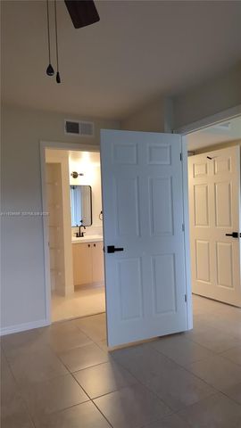 4220 San Marino Blvd 106, West Palm Beach, FL 33409