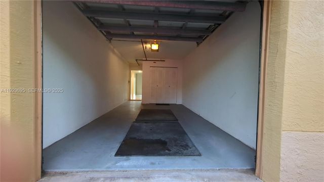 4220 San Marino Blvd 106, West Palm Beach, FL 33409