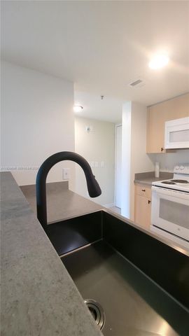 4220 San Marino Blvd 106, West Palm Beach, FL 33409