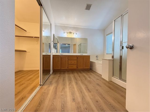 9536 Sunshade Court, Las Vegas, NV 89147