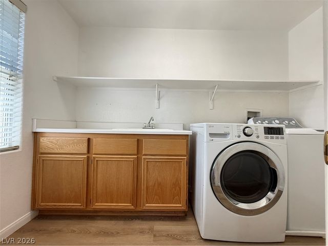 9536 Sunshade Court, Las Vegas, NV 89147