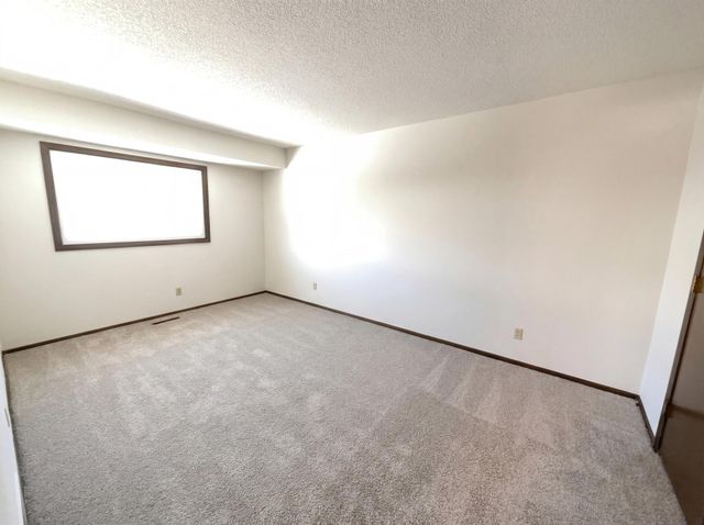 12060 71st Place N, Maple Grove, MN 55369