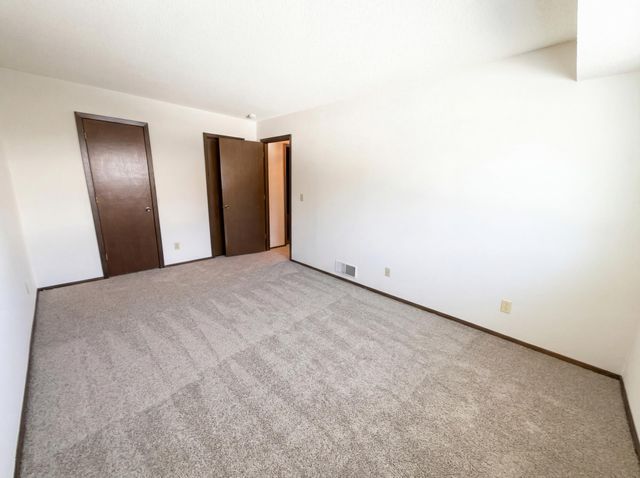 12060 71st Place N, Maple Grove, MN 55369