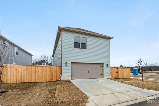 4472 W Bronco Drive, Fayetteville, AR 72704