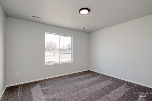 693 S Blackfoot Ave, Emmett, ID 83617
