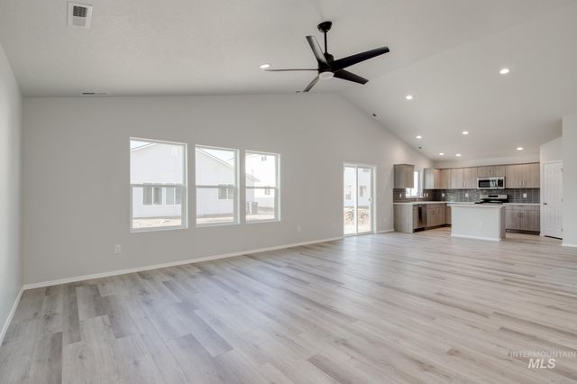 693 S Blackfoot Ave, Emmett, ID 83617