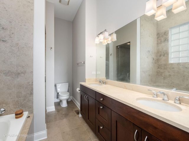 1113 N Hermitage Avenue 3, Chicago, IL 60622