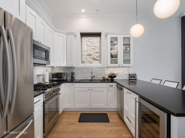 1113 N Hermitage Avenue 3, Chicago, IL 60622