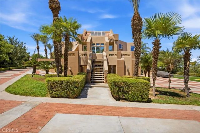 6930 Sandtrack, Riverside, CA 92506