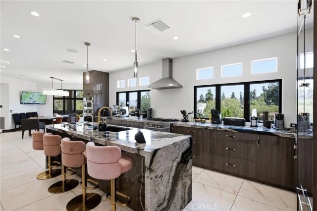 6930 Sandtrack, Riverside, CA 92506