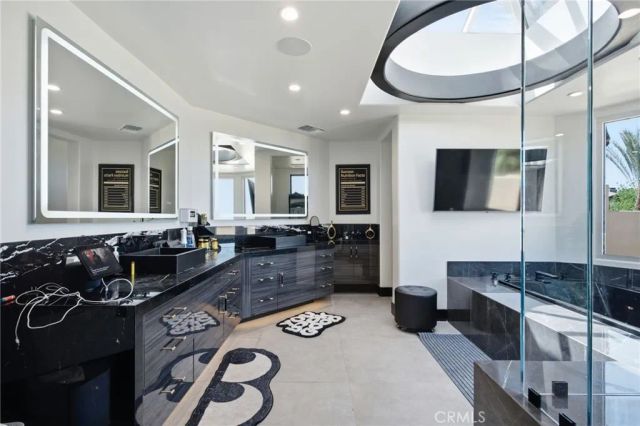 6930 Sandtrack, Riverside, CA 92506