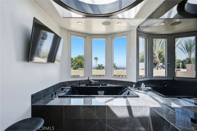6930 Sandtrack, Riverside, CA 92506